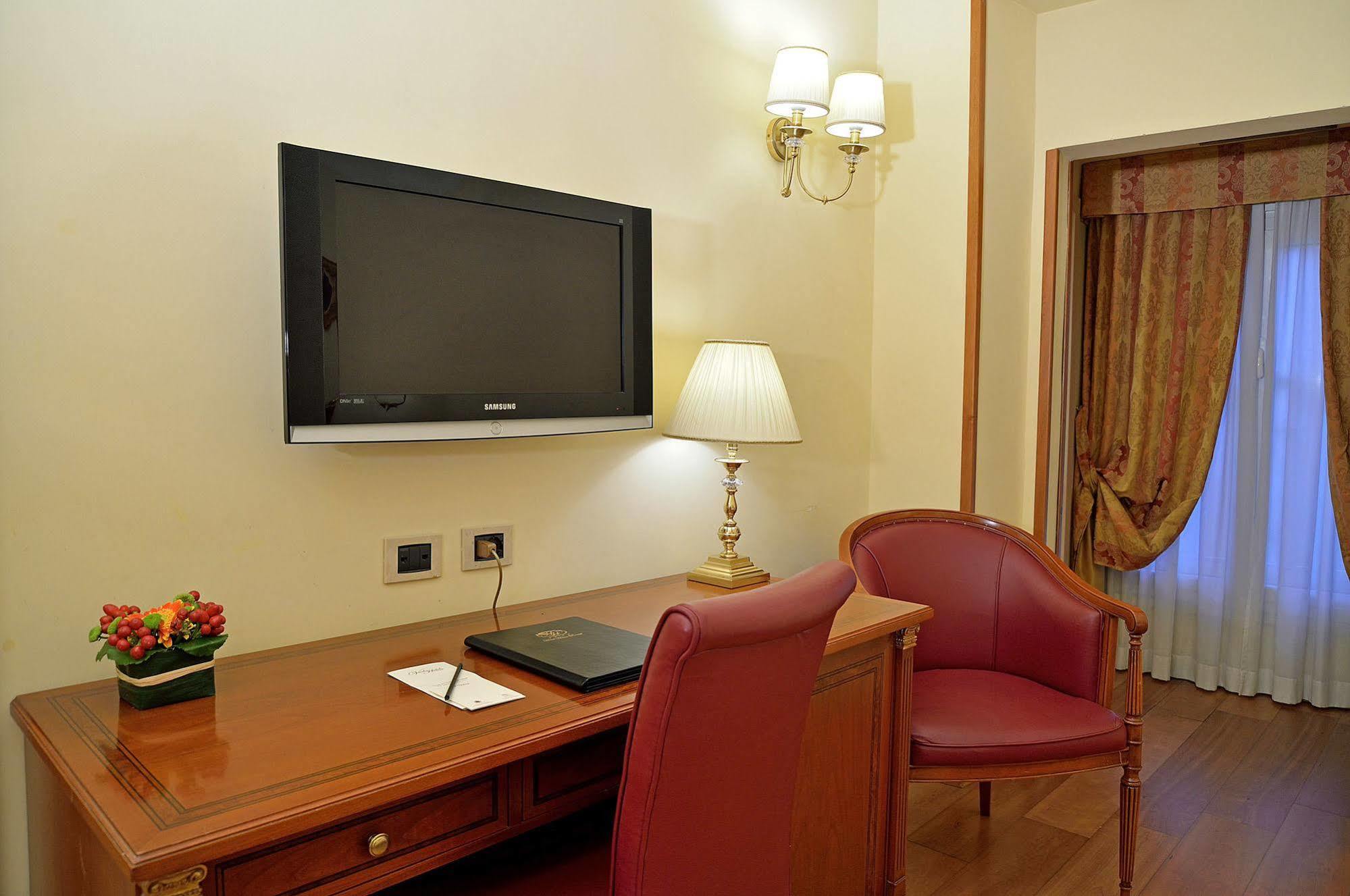 Hotel Homs Rome Bagian luar foto